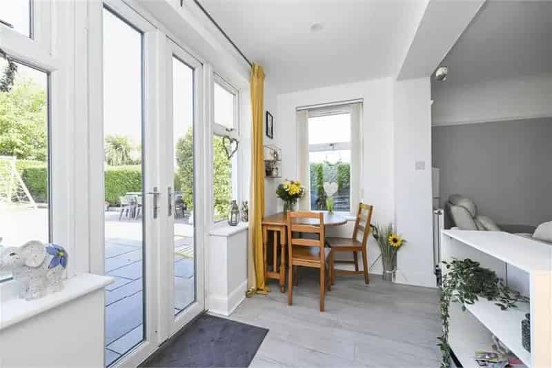 4 Bed Semi-Detached Bungalow with Large Garden