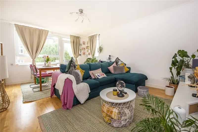 2 Bedroom Flat for Sale in Putney