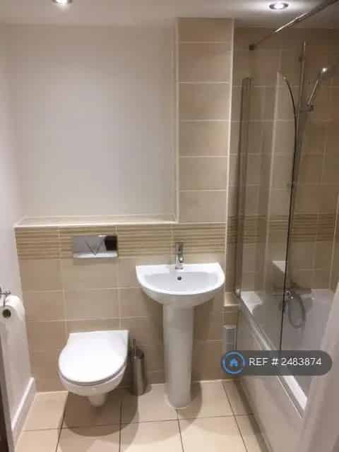 23 Bedroom Maisonette Private Entrance Newly Refurbished