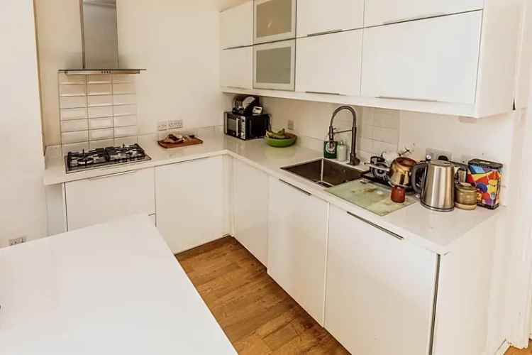 2 Bed Clifton House with 60ft Garden