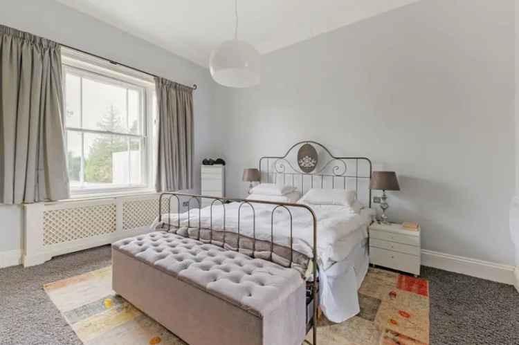 3 Bedroom Flat for Sale in Tunbridge Wells