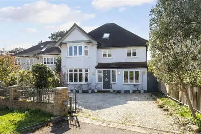 5 Bedroom Detached House for Sale in West Wimbledon
