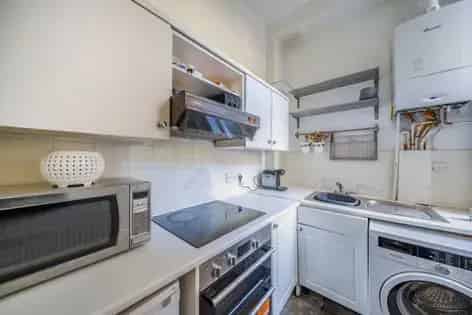 2 Bedroom Flat 66m² London Ground Floor Private Garden
