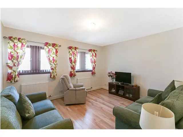 2 bedroom flat  for sale