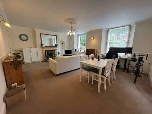 2-Bedroom Garden Apartment Near Clifton Village with Parking