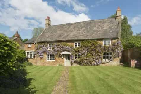 Grade II Listed 5-Bedroom Period Home Priors Marston