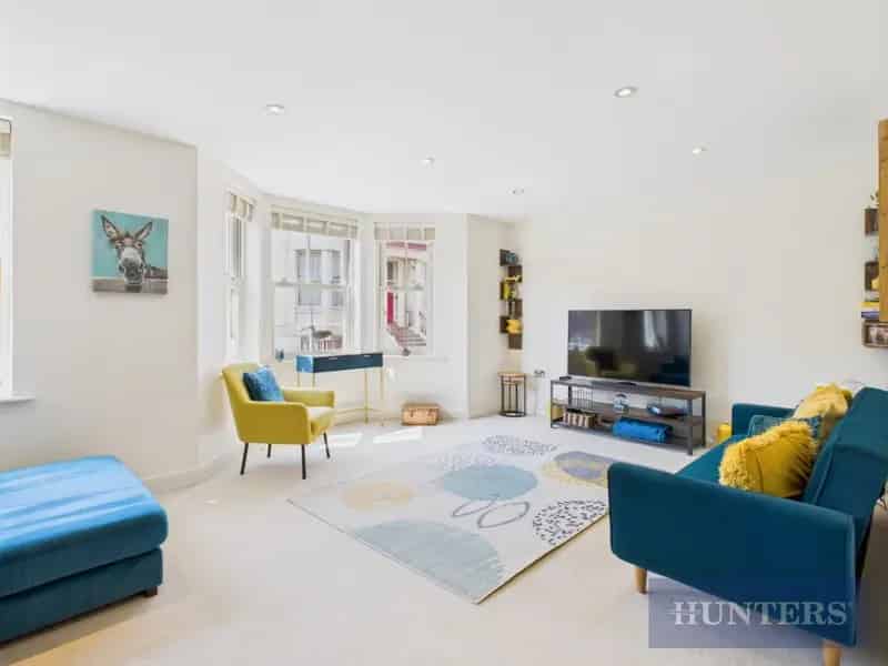 2 Bedroom Seaview Apartment Scarborough Balcony Parking