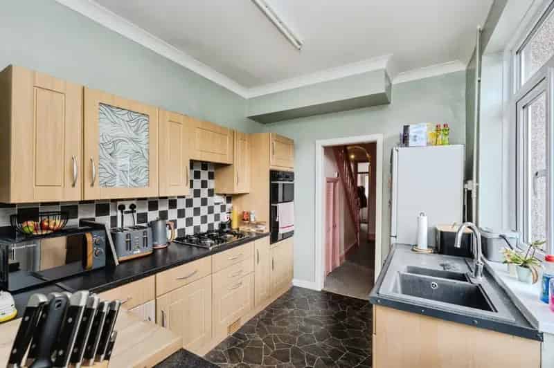 3 Bedroom End Terrace House For Sale