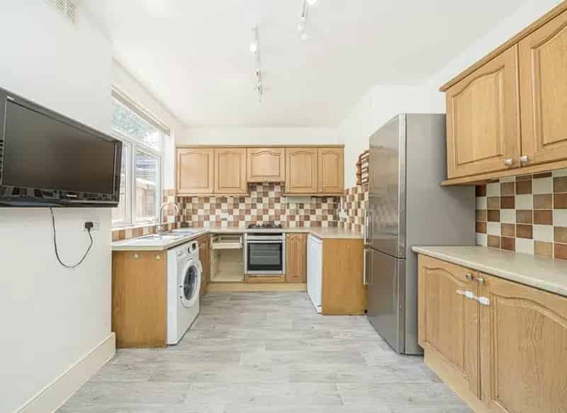 Flat For Sale , Gloucester Road, London, England