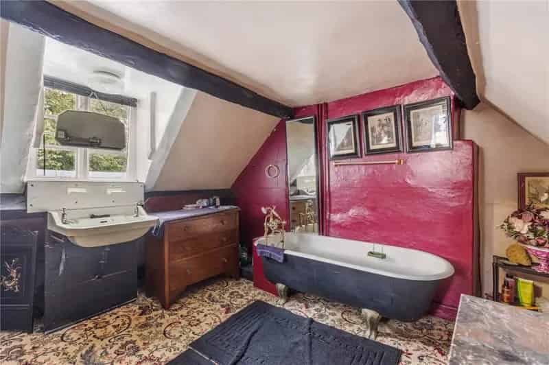 4 Bedroom Detached Farmhouse - Grade II Listed
