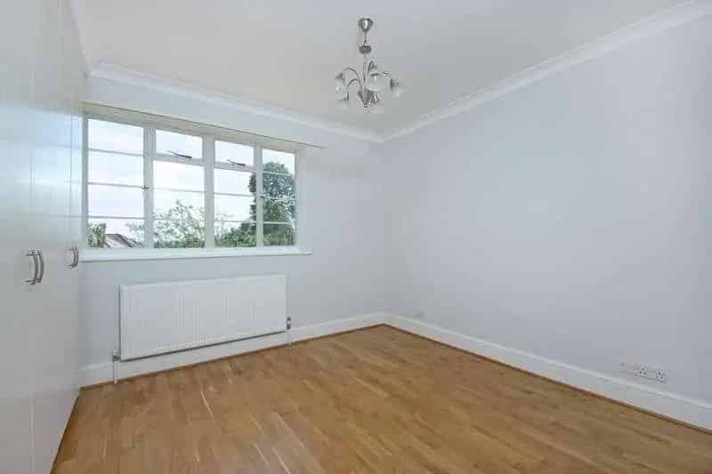5 Bed Detached House for Sale in Haymills