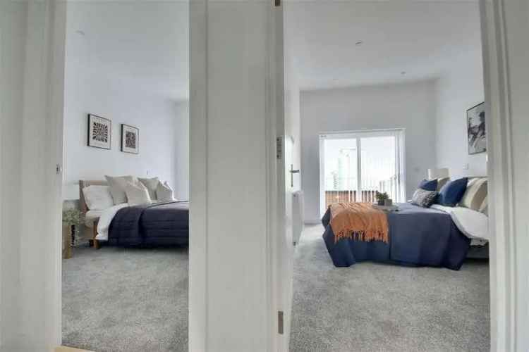 2 Bed Marina View Flat for Sale