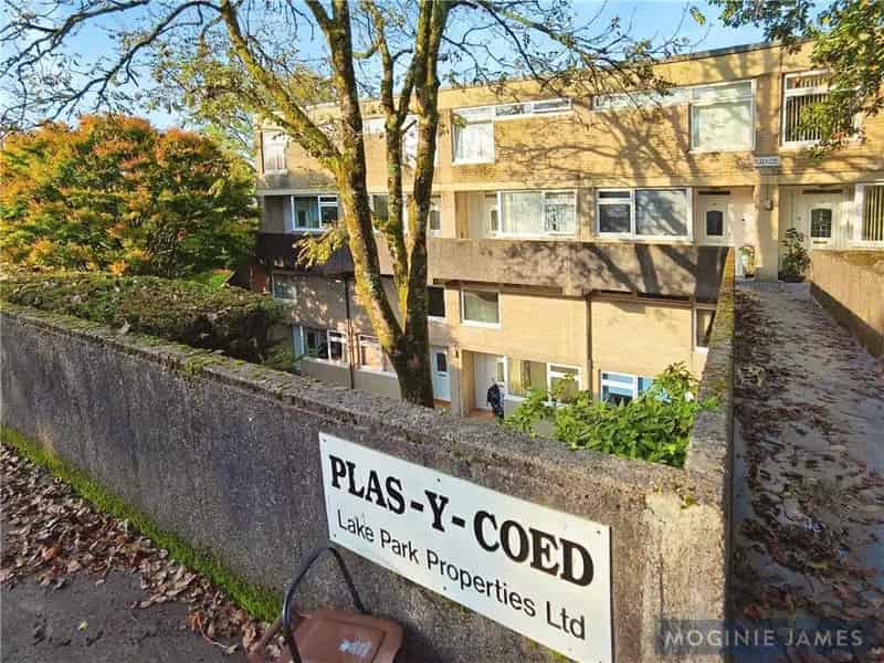 2 Bedroom Maisonette for Sale