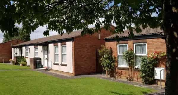 2 Bed Bungalow South Gloucestershire - Perfect for Disabled, Pets Allowed