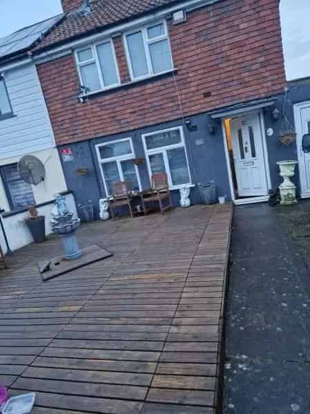 3 Bedroom House Driveway Garden Near Shops Schools Bristol