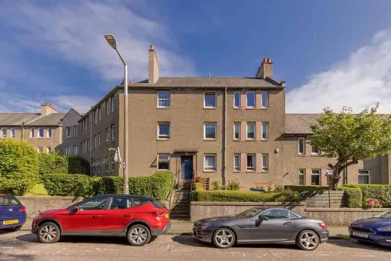 2 Bedroom Flat for Sale in Edinburgh