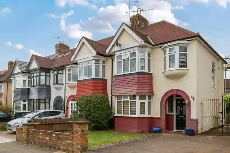 3 Bedroom End Terrace House for Sale