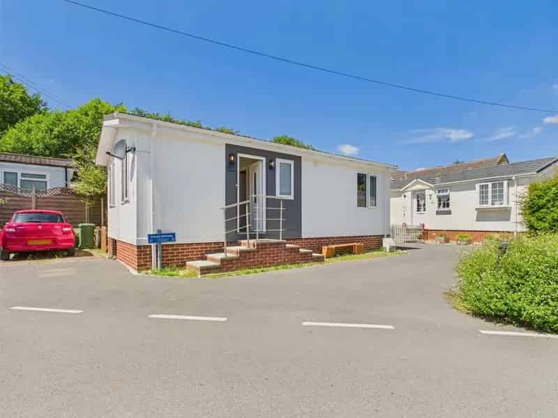 2 Bedroom Retirement Property for Sale