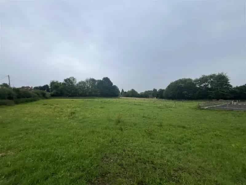 Equestrian Facility with Stables and Manège - 3.13 Acres