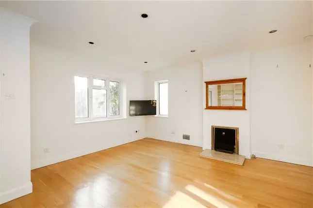 Bungalow for Sale in Wimbledon Village SW19