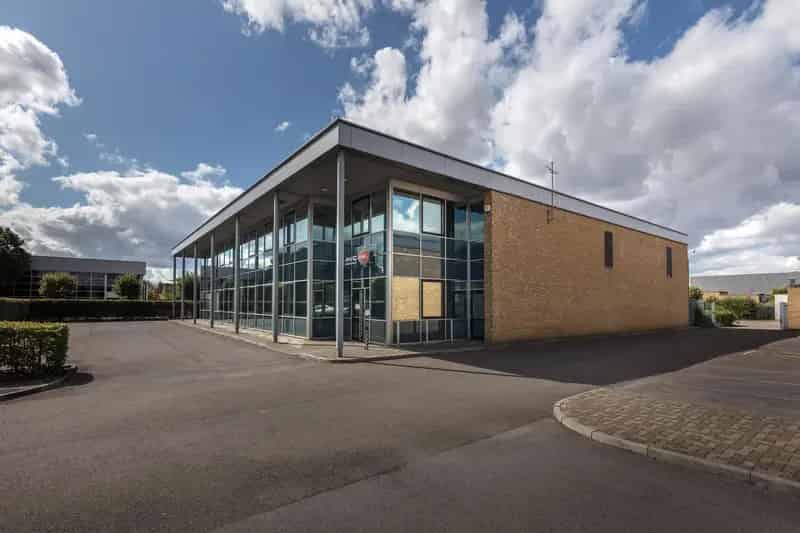 Refurbished Warehouse Unit Slough Trading Estate