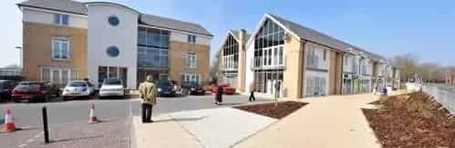 2 Bed First Floor Flat Near Schools Shops and Parks