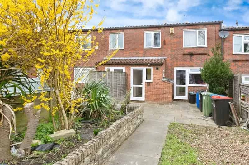 Four Five Bedroom HMO Terraced House Near Milton Keynes Train Station