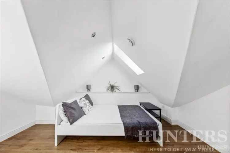 Spacious Studio Flat to Let in N15
