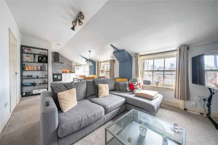 Apartment For Sale in Leeds, England