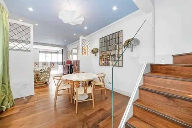 Mews House for Sale in South Kensington