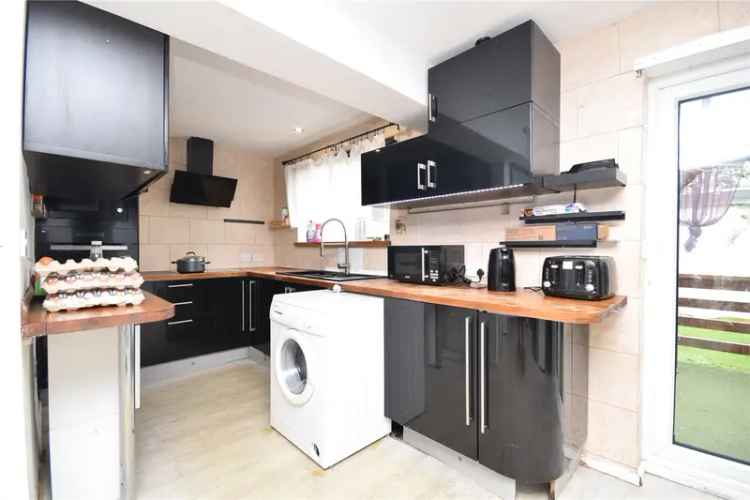 Four Bedroom Terraced House Wakefield Available June
