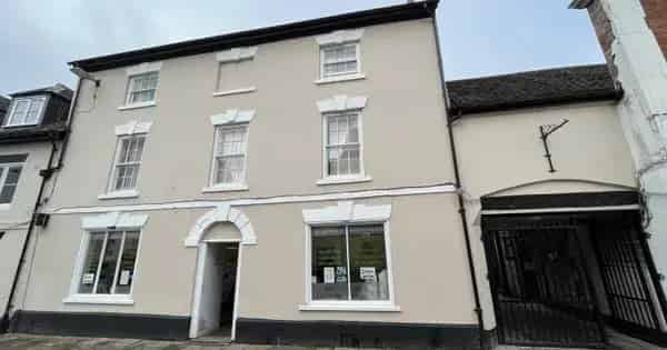 2 Double Bedroom Apartment in Restored Grade II Listed Building