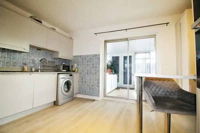 3 Bedroom Semi Detached House Alderley Edge Cheshire