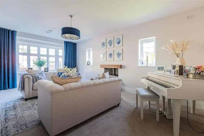 5 Bed Detached House for Sale in Beaufort Park