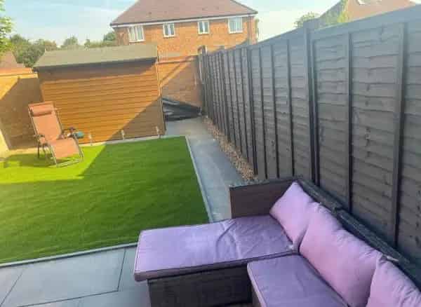 Beautiful 2-Bed End Terrace House Near Schools and River