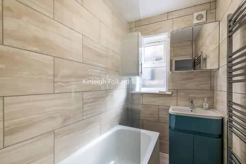Two Bedroom Property Near Archway Tube Station