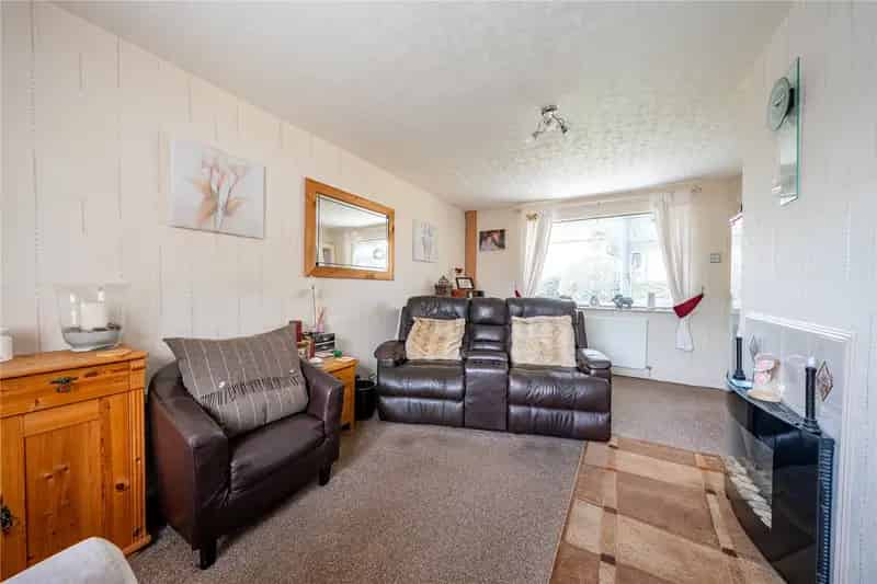 2 Bed End Terrace House Guiseley