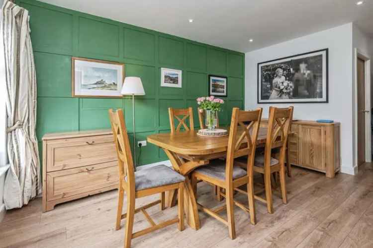 Four Bedroom Family Home Cleckheaton