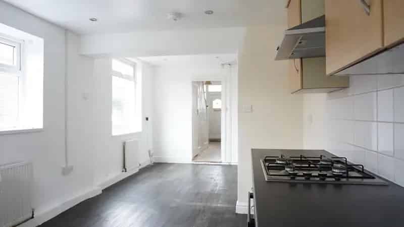 3 Bedroom Semi-Detached House to Rent