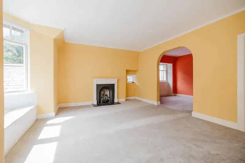 3 bedroom flat for sale
