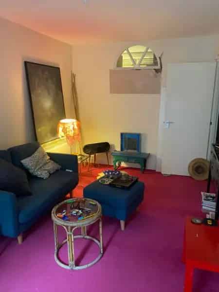 Basement Flat Near Earl's Court Tube Station with Garden Access