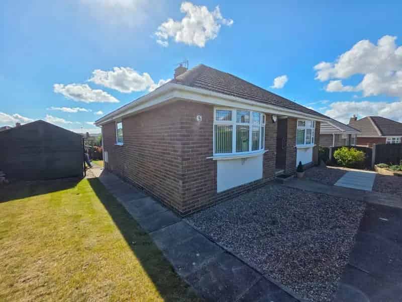 2 bed house for sale
