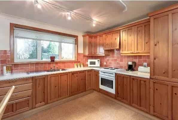 Spacious 2-Bedroom Apartment Near Perth City Centre