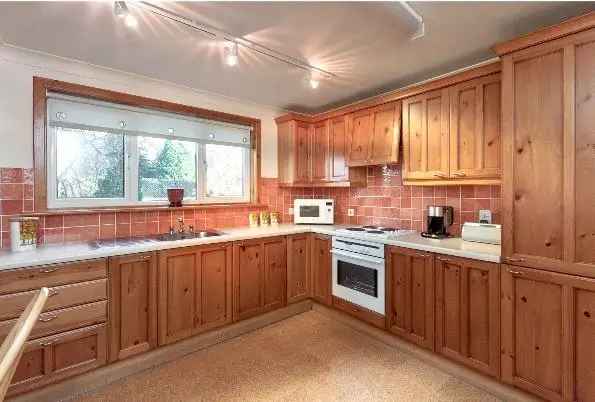 Spacious 2-Bedroom Apartment Near Perth City Centre