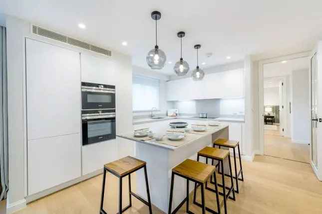 Flat for sale in Portman Square, Marylebone, London W1H