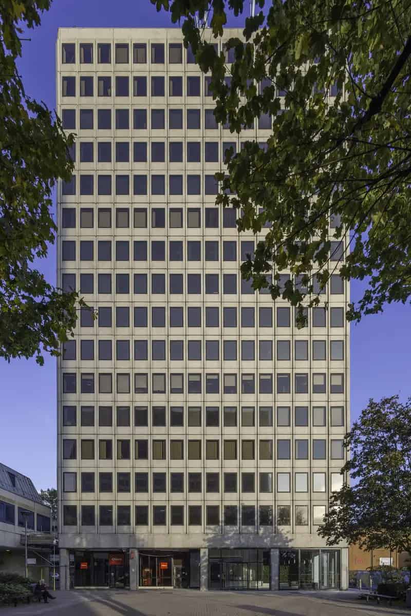 Commercial property For Rent , St George's Square, London, England