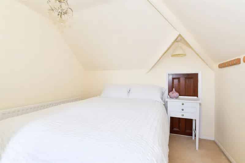 3 Bedroom Detached Bungalow for Sale Near River Medway