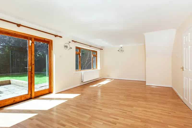 4 Bedroom Detached House West Windsor Family Home Tesla Charger
