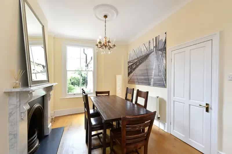4 Bedroom Terraced House To Rent
