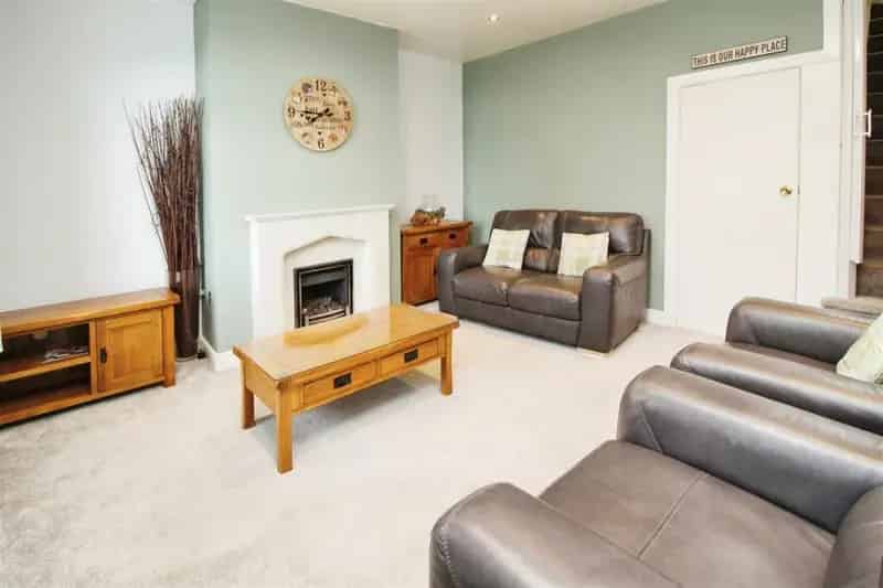 2 Bedroom Terraced House For Sale - Low Moor